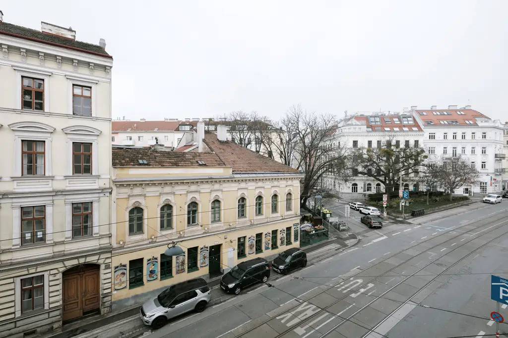 Sehr gepflegte 2 Zimmer Altbauwohnung in sehr guter zenraler Lage von Döbling!