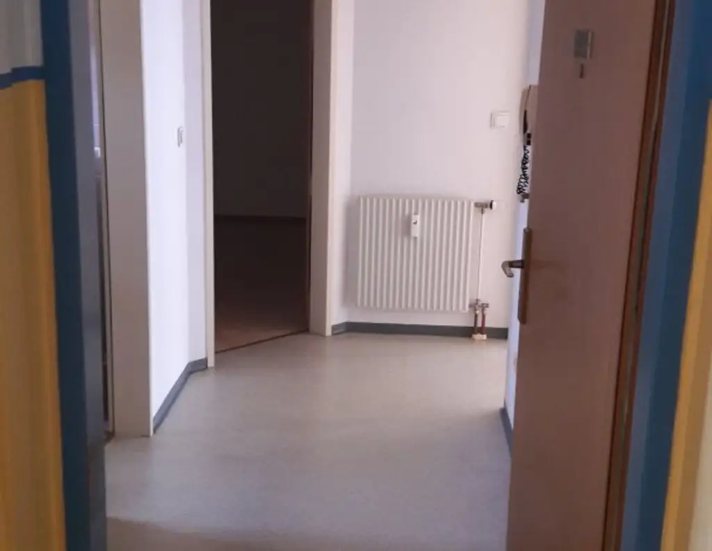 BASTLERHIT - Erdgeschoss mit Sonnenbalkon - provisionsfrei!!