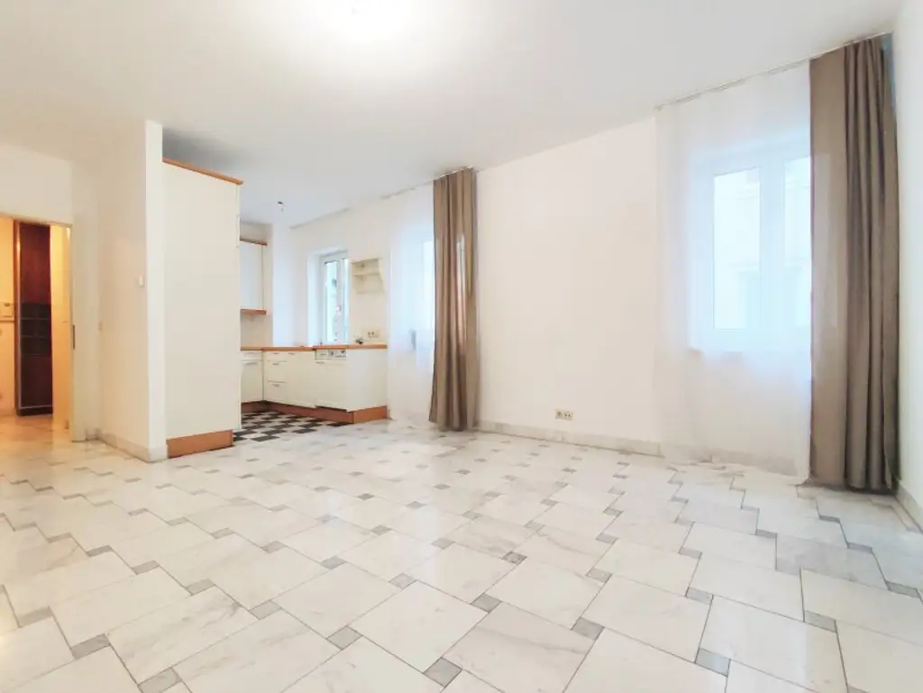 OASE TRIFFT STADT. Hofseitiges Wohnen in der Lindengasse