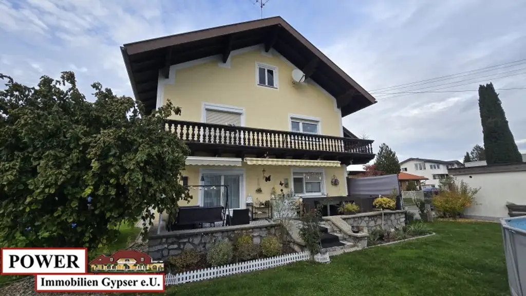 Großzügiges Wohnhaus in Zentrumsnähe !!