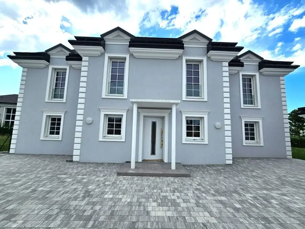 Moderne Doppelhaus-Villa in Niederösterreich: Erstbezug mit Garten, Garage und einen Stellplatz!