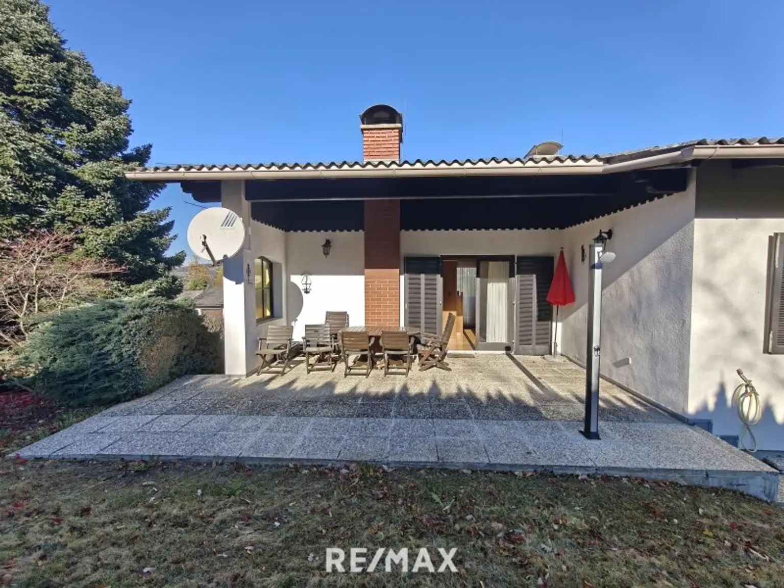 ca. 160m² NFL | Einfamilienhaus im Grünen | große Garage & Keller | Renovierungsbedarf