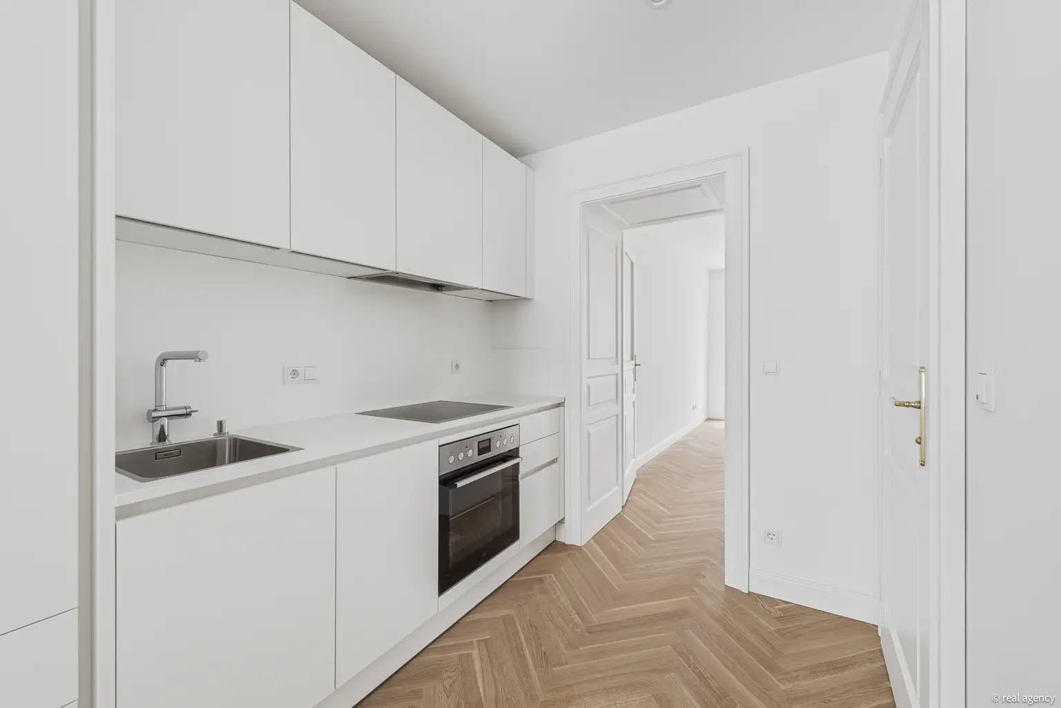 EIN WIENER ALTBAU, ZEITGEMÄSS GEDACHT