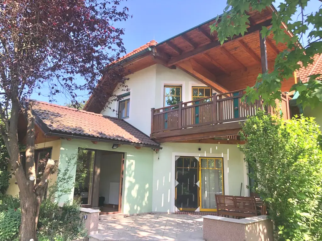 MIETWOHNHAUS MIT POOL, SAUNA UND WINTERGARTEN IN SONNIGER LAGE in  3033 Altlengbach / Sankt Christophen