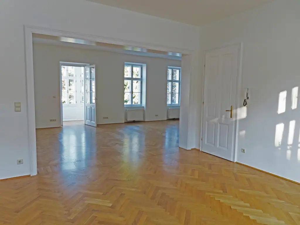 GRINZING - CHARMANTES WINZERHAUS, GERÄUMIG, GROSSFAMILIE ODER WOHNEN / ARBEITEN UNTER EINEM DACH