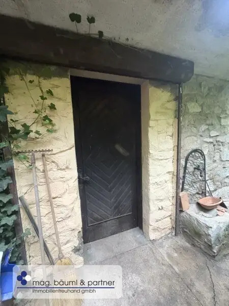 Alleinstehendes  Haus  in einer absolut ruhigen Sackgasse mit Blick auf die  THAYA