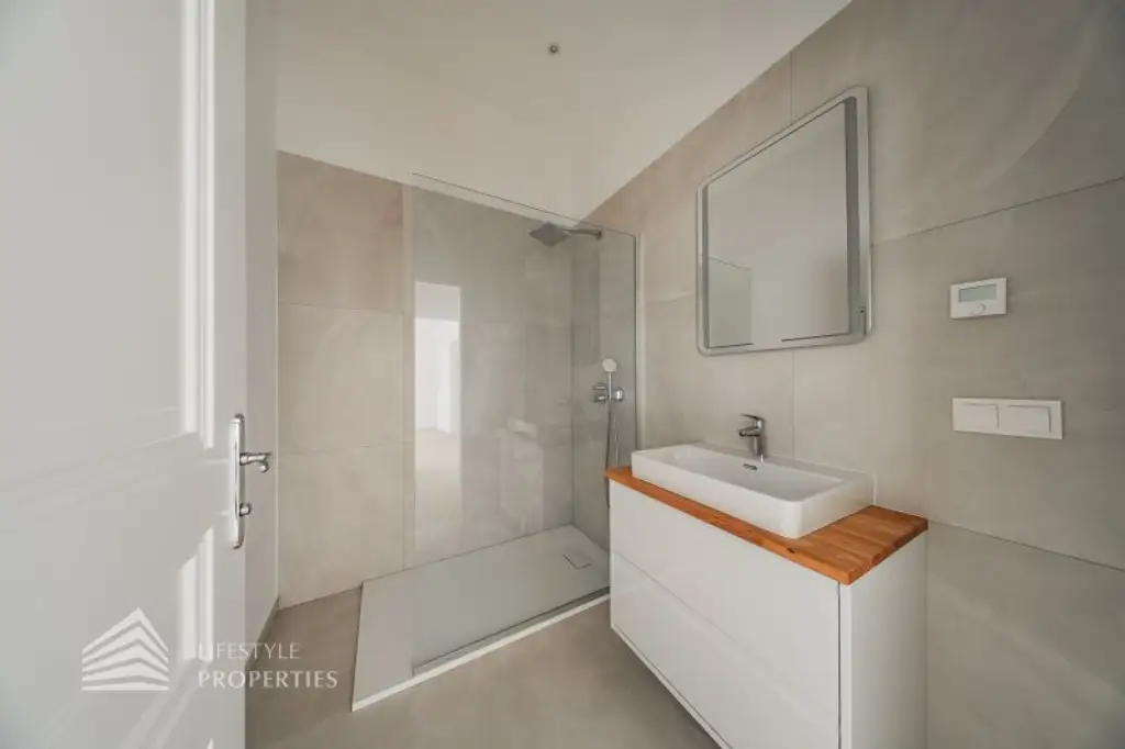 Heller 2-Zimmer Erstbezug, Nähe Meiselmarkt