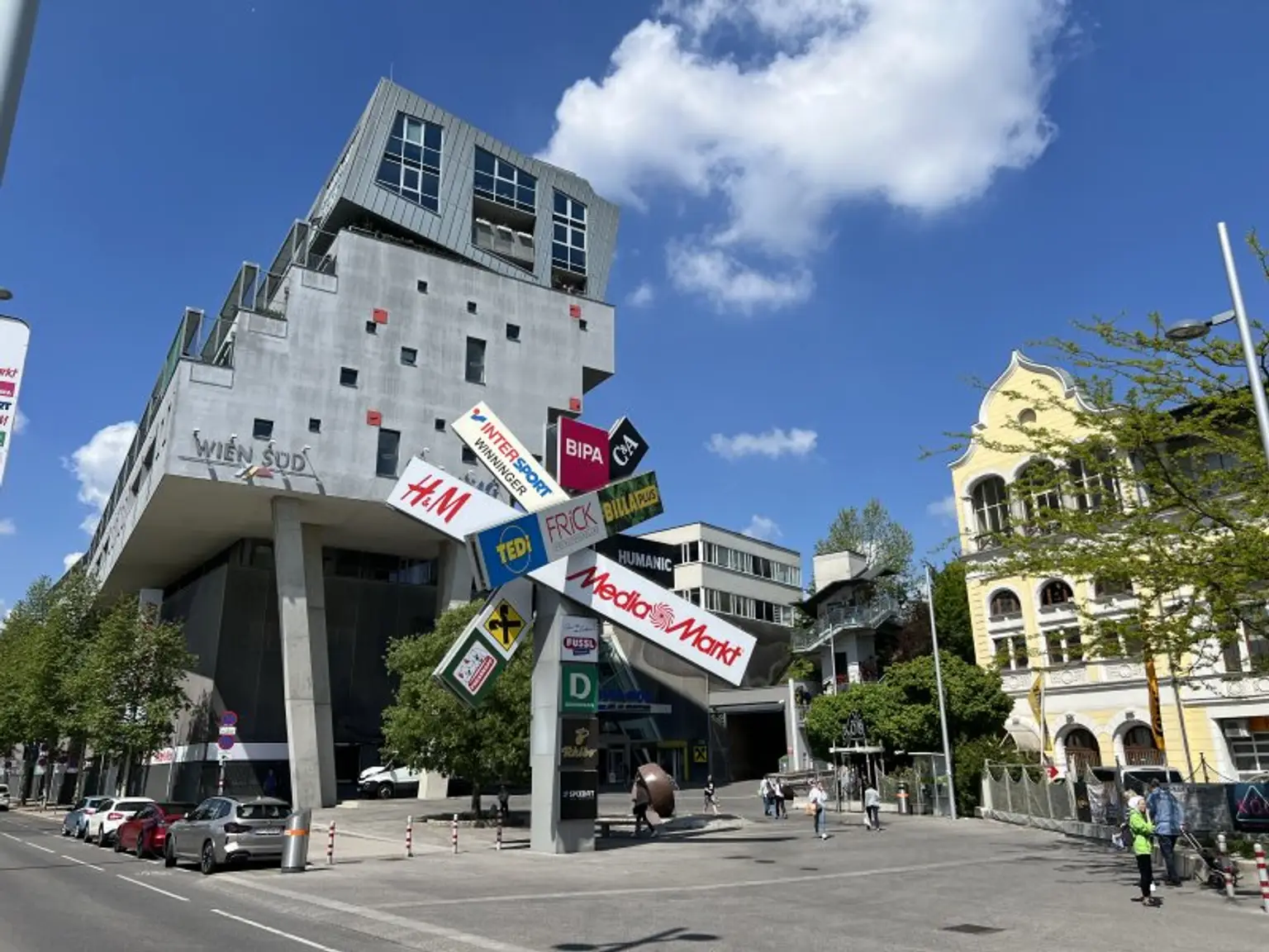 Gut aufgeteilte 3-Zimmer-Dachgeschosswohnung mit Balkon zu verkaufen!