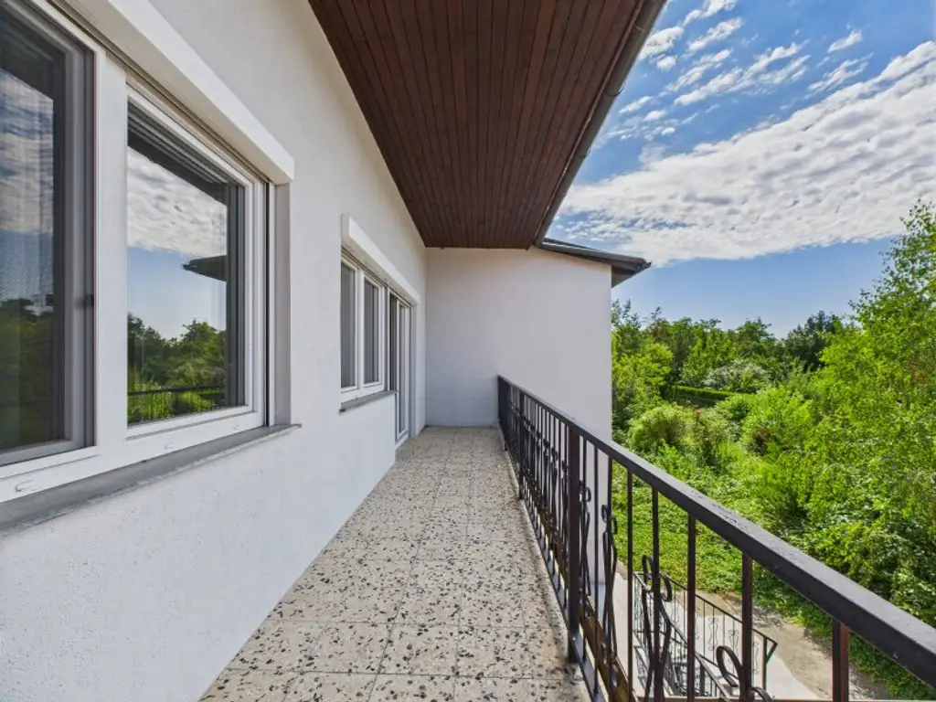 8 Zimmer Einfamilienhaus in Gänserndorf Stadt | 2.068 m² großes Grundstück