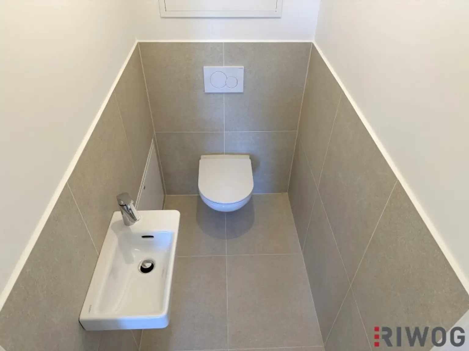 NEUER PREIS - SOMMERAKTION | 3-Zimmer Altbauwohnung mit großem innenhofseitigem Balkon im 1. Liftstock | ERSTBEZUG NACH SANIERUNG