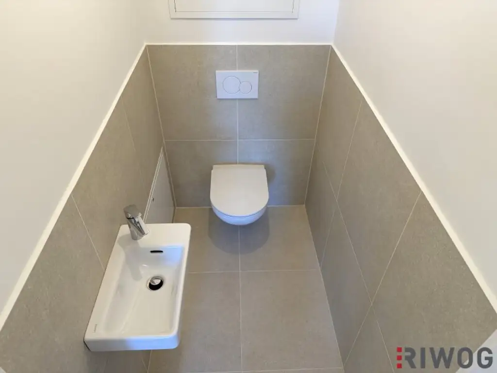 NEUER PREIS - SOMMERAKTION | 3-Zimmer Altbauwohnung mit großem innenhofseitigem Balkon im 1. Liftstock | ERSTBEZUG NACH SANIERUNG