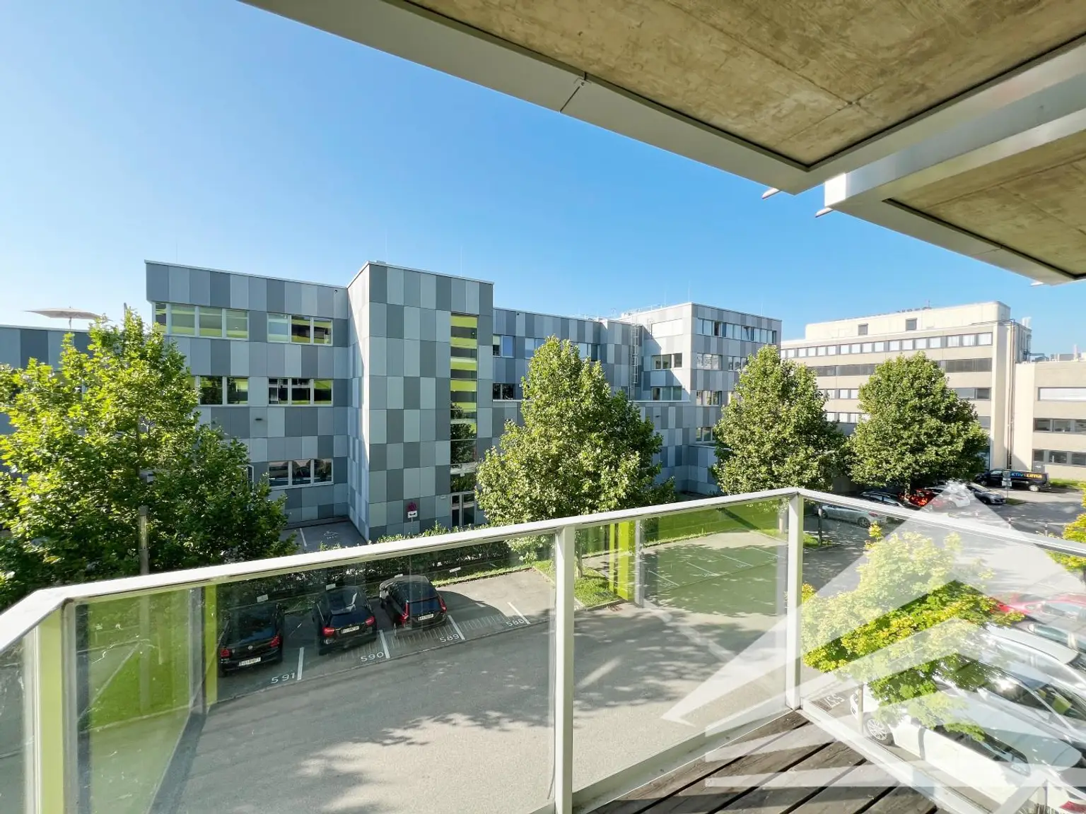 Teilmöblierte 2-Zimmer Wohnung mit Balkon am Linzer Winterhafen!