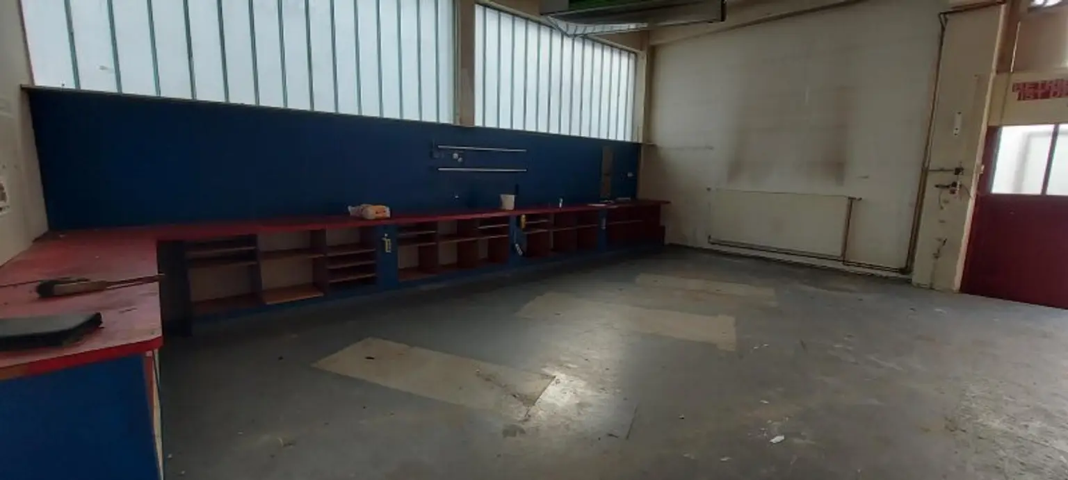 Ehemaliger Schauraum mit Werkstatt