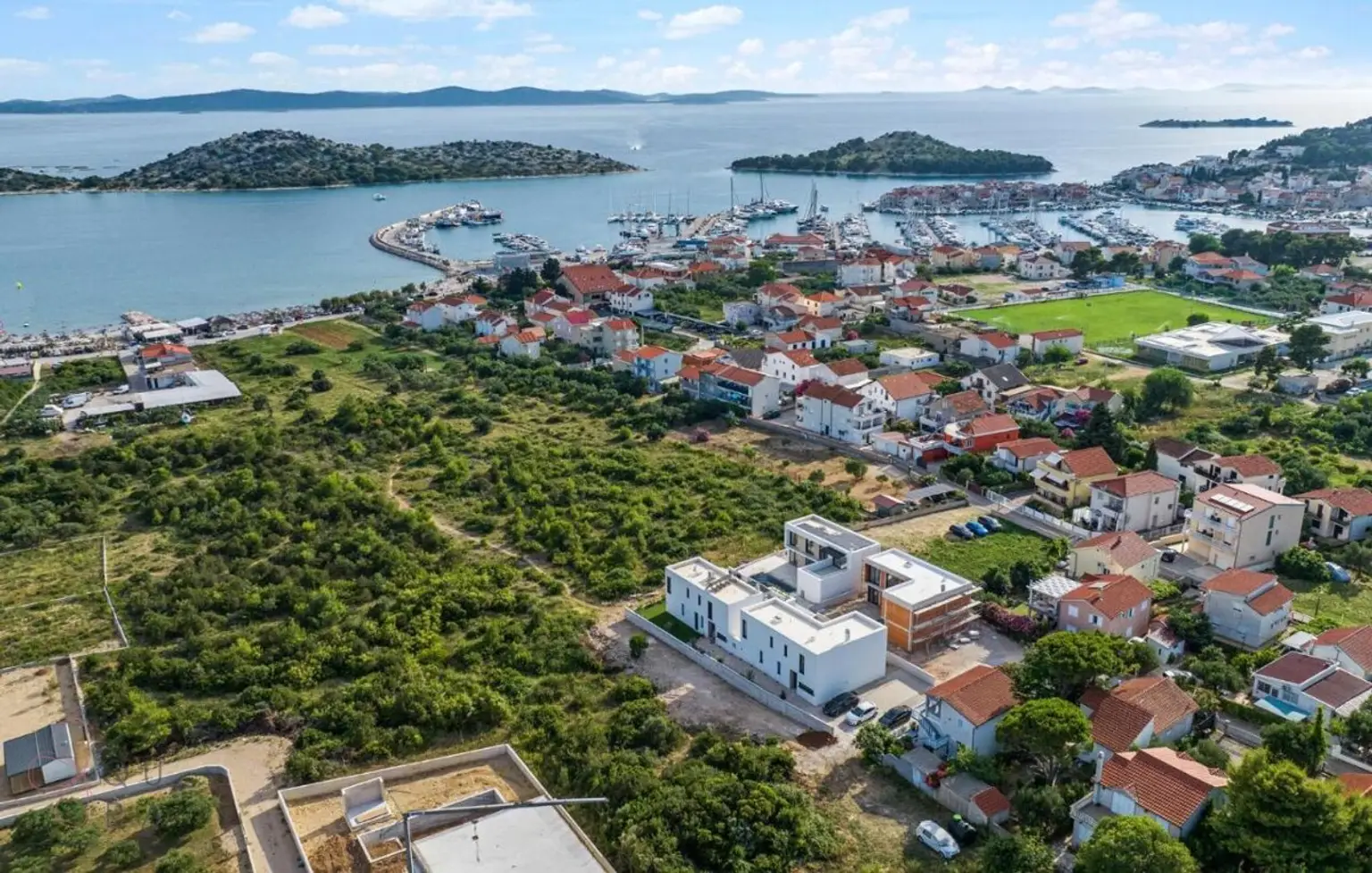 Elegante Villa in Tribunj – Mediterranes Leben mit Investitionswert