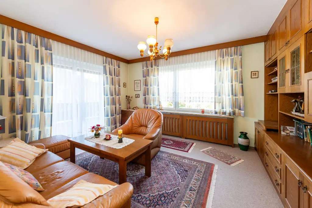 Einfamilienhaus mit wunderschönem Grundstück in ruhiger Lage