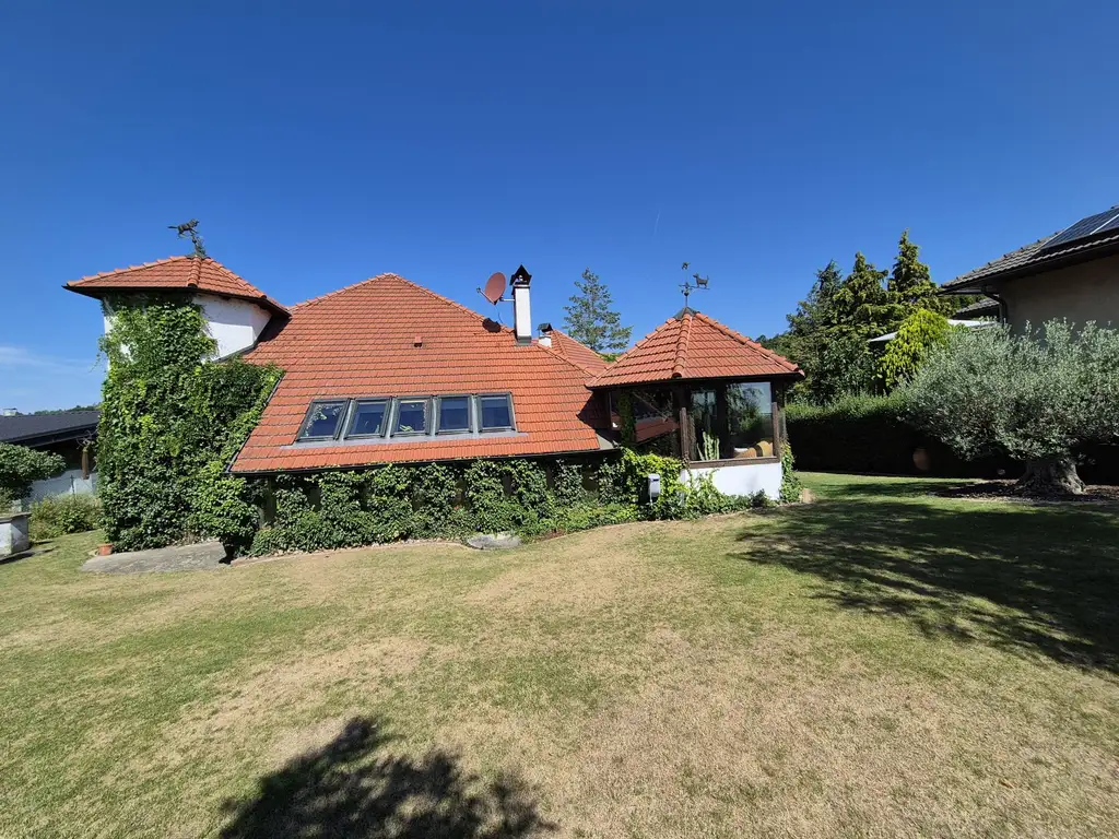 WOHNEN MIT STIL - MIT ANMUT UND CHARAKTER EINES SCHLOSSES