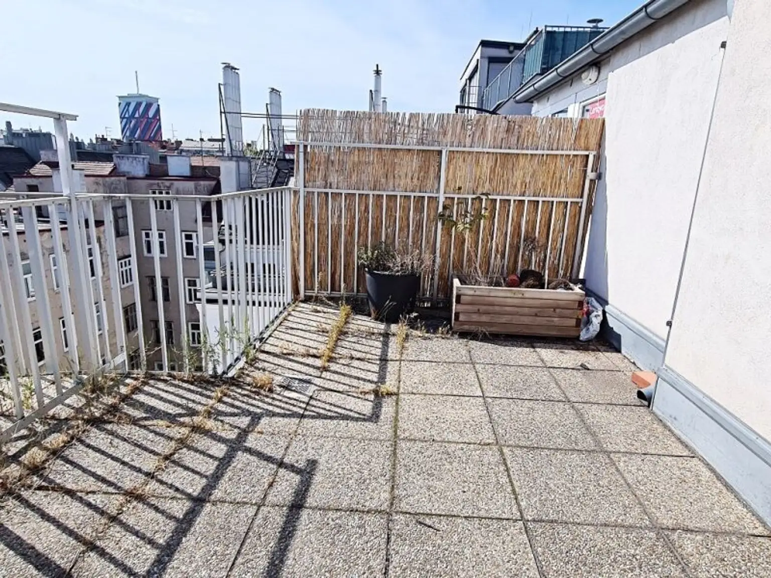 TERRASSENHIT, DACHGESCHOSS, 81 m2 Maisonette mit 12 m2 Terrasse, 3 Zimmer, Küche, Galerie, Wannenbad, Augarten-Nähe