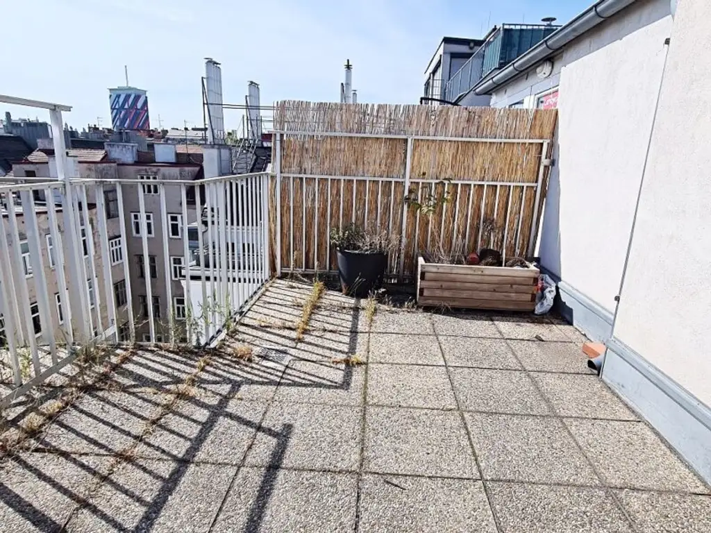 TERRASSENHIT, DACHGESCHOSS, 81 m2 Maisonette mit 12 m2 Terrasse, 3 Zimmer, Küche, Galerie, Wannenbad, Augarten-Nähe