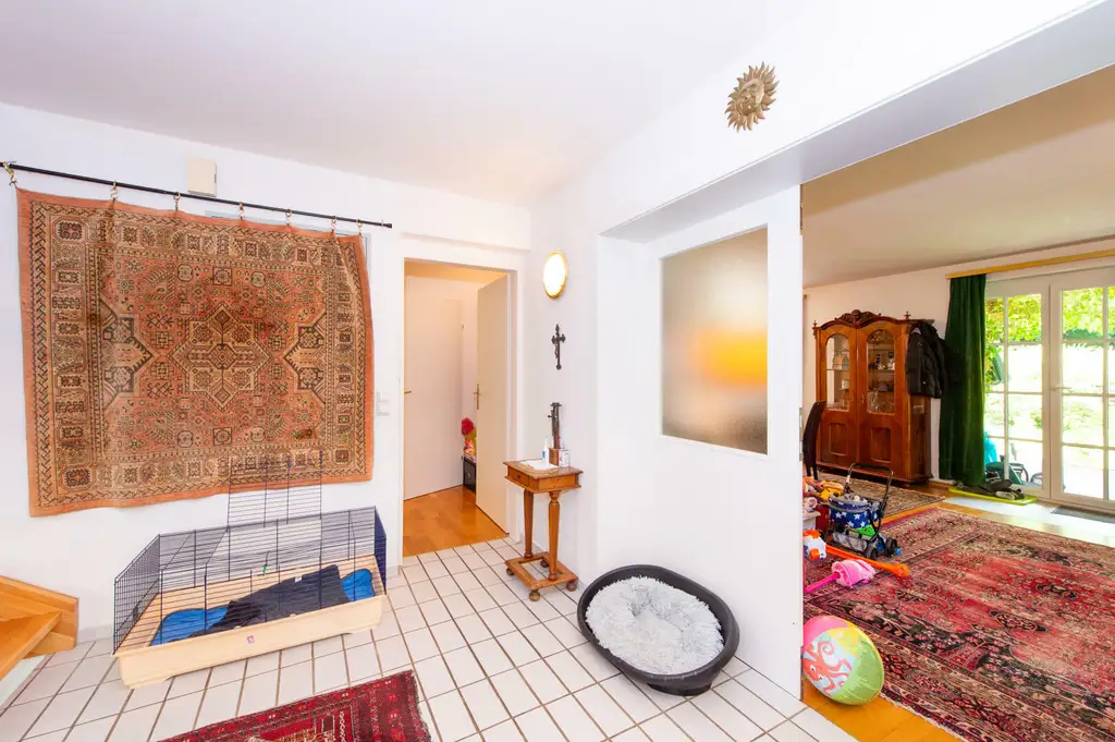 Exklusive Villa in bester Lage von Graz - privat, naturnah, perfekte Balance aus Komfort und Lebensqualität.