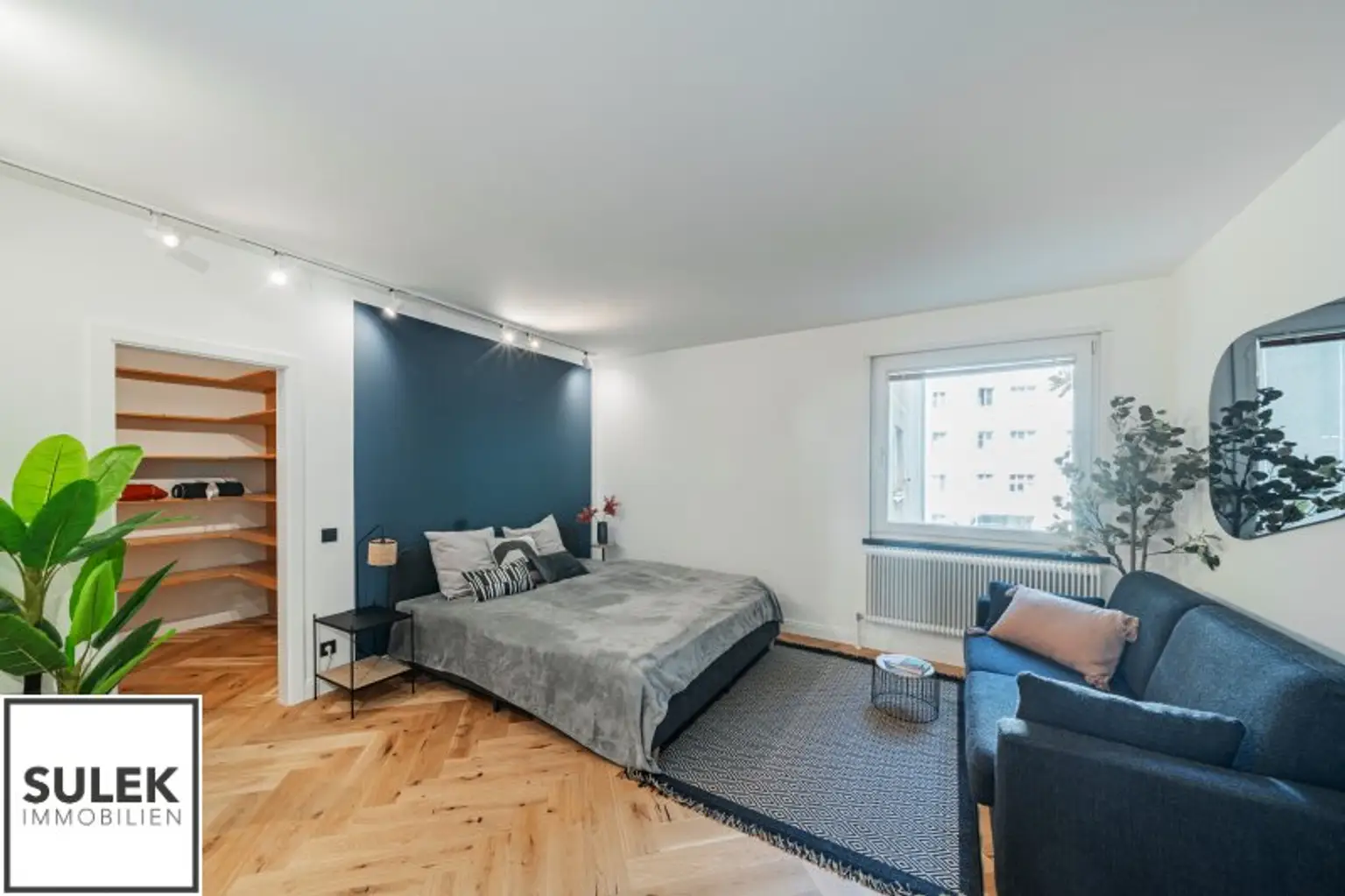 Ruhige, sanierte 3,5 Zimmer Wohnung mit Designer-Bad und Küche + Garage (optional!) in Mariahilf - beziehbar ab 01/26!