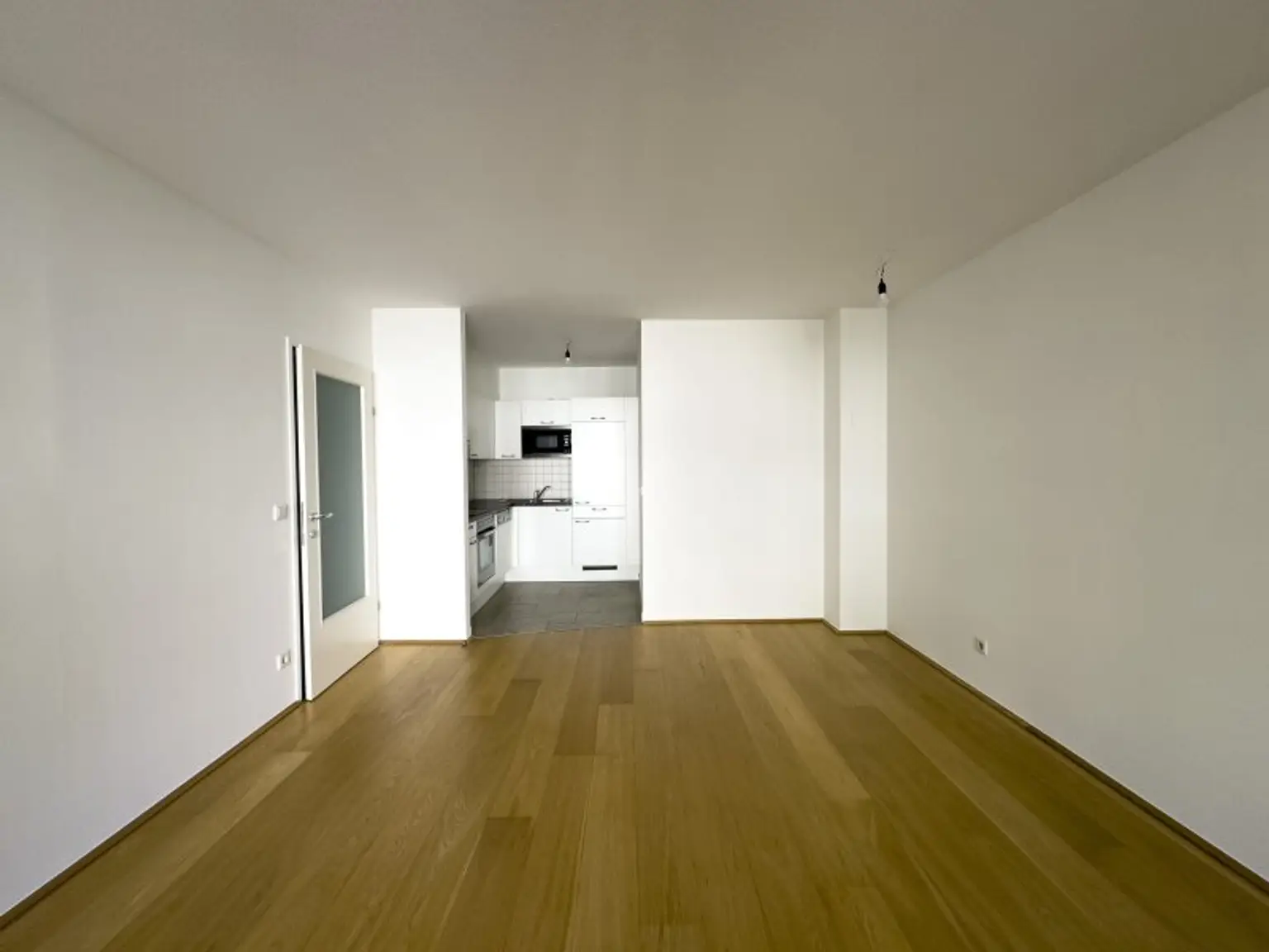 Neubau mit Balkon Richtung Innenhof | Stellplatz im KP inkludiert | ruhig & citynah bei Schmelz/Lugner City