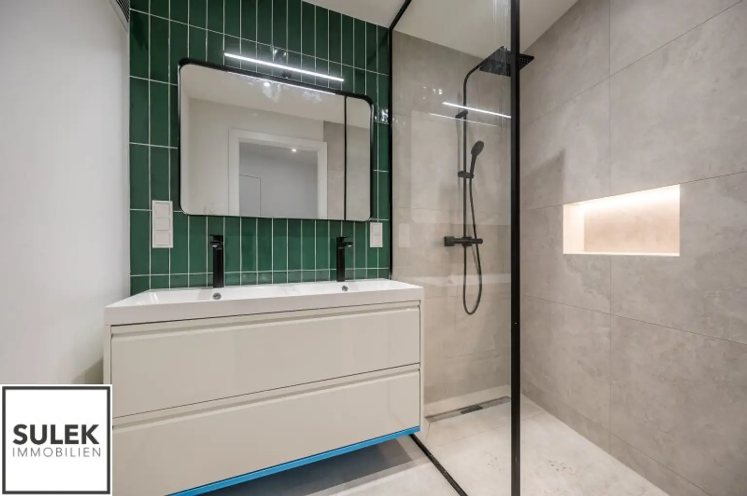 **Neu generalsaniert** Zentrale Lage mit Donaukanal-Blick und 2 getrennt begehbare Zimmer - perfekt für die Vermietung!