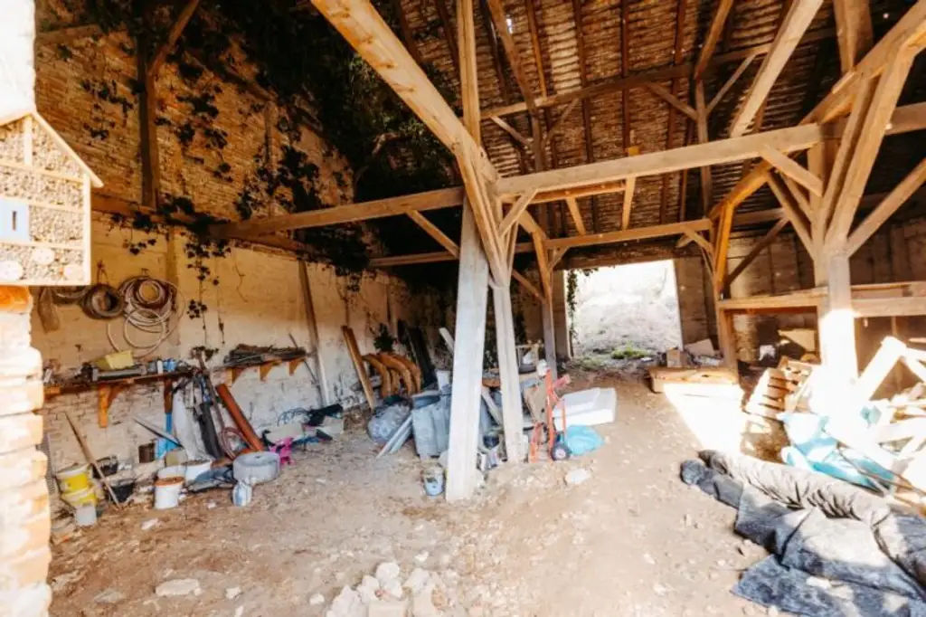 Verträumtes Bauernhaus neu adaptiert (2013) mit Toreinfahrt, Pool, Stadel und Schuppen