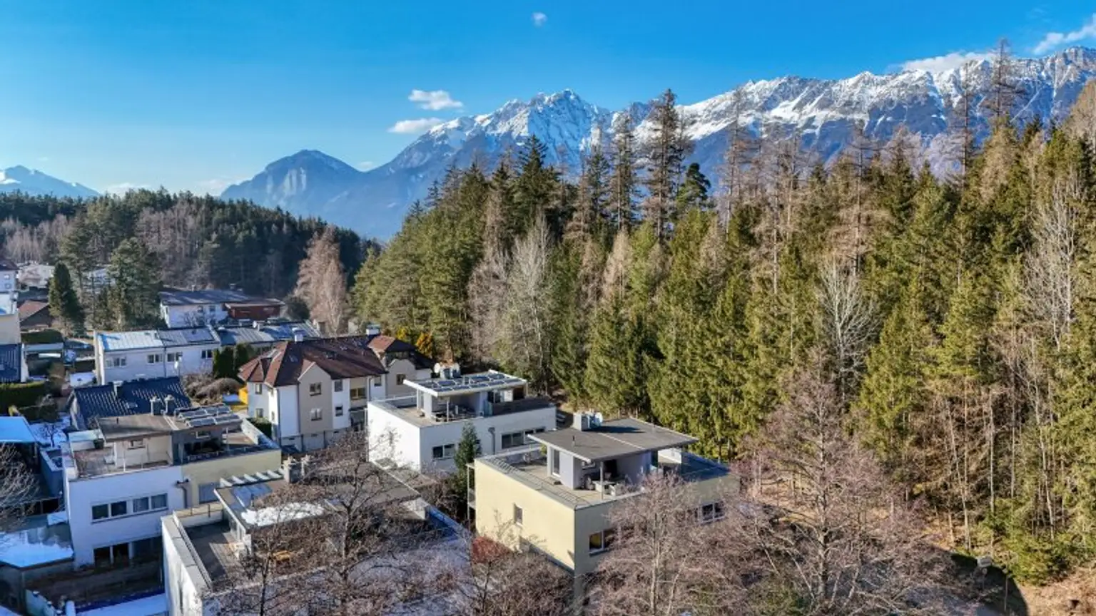 Einfamilien-Doppelhaus der Extraklasse - Seeblick und mitten im Grünen