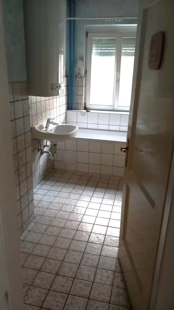 Unmöblierte 3-Zimmer-Altbauwohnung im Halbstock in Thörl nahe Kapfenberg zu mieten !