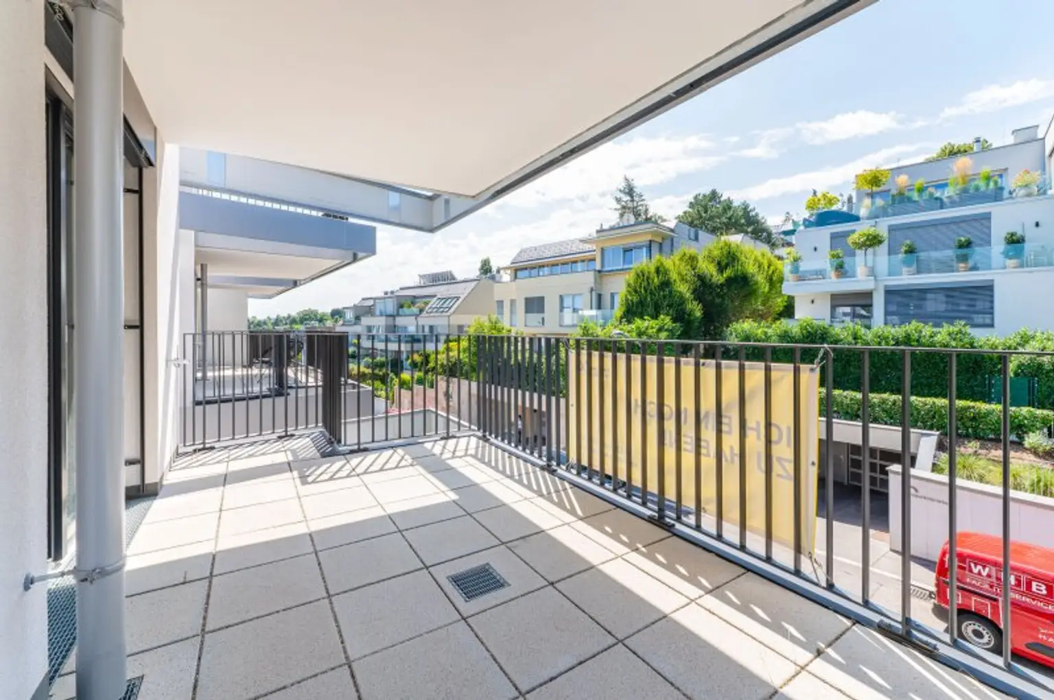 Erstbezug! Großzügige 3-Zimmer-Wohnung mit 2 Terrassen inkl. Stellplatz zu vermieten!