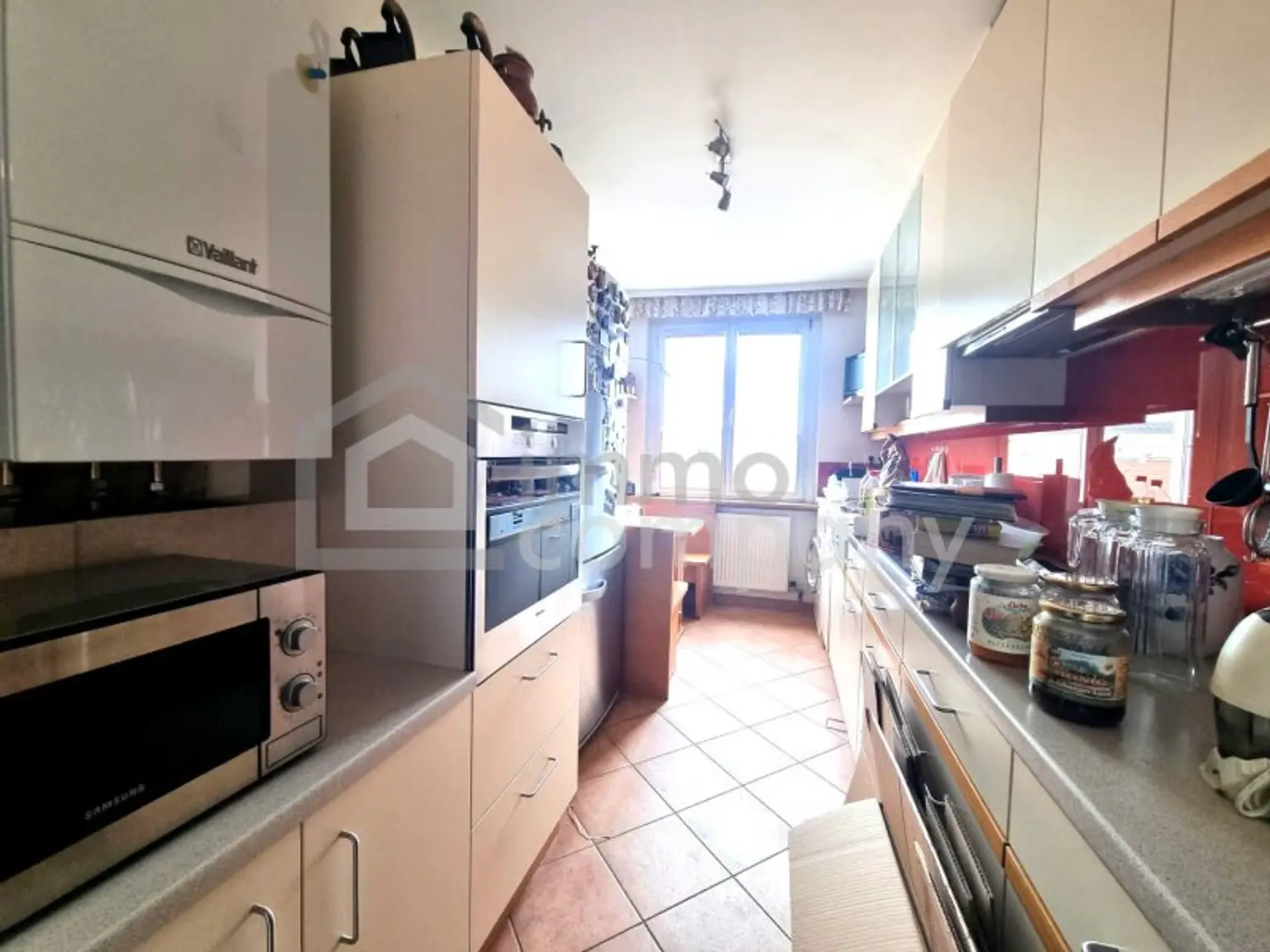 TOP-LAGE NAHE ROTER BERG!! Ruhig gelegene, lichtdurchflutete FAMILIENWOHNUNG – Auch trennbar!