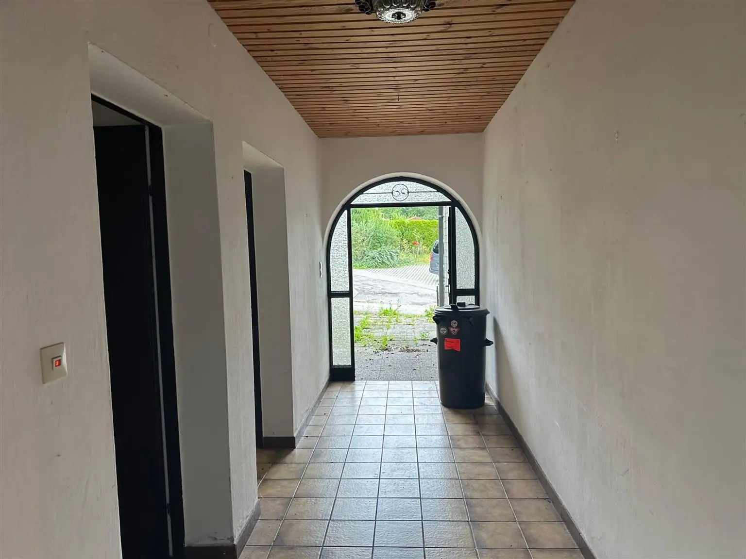 Einfamilienhaus mit Nebengebäuden