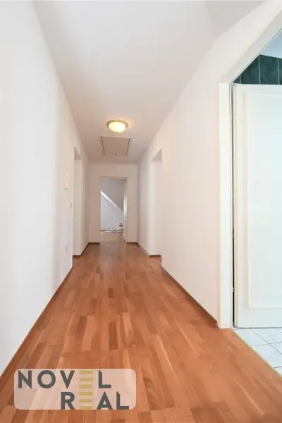 Sanierter Jugendstilaltbau mit Nebengebäude auf großem Grundstück mit Swimmingpool im Bezirk BADEN