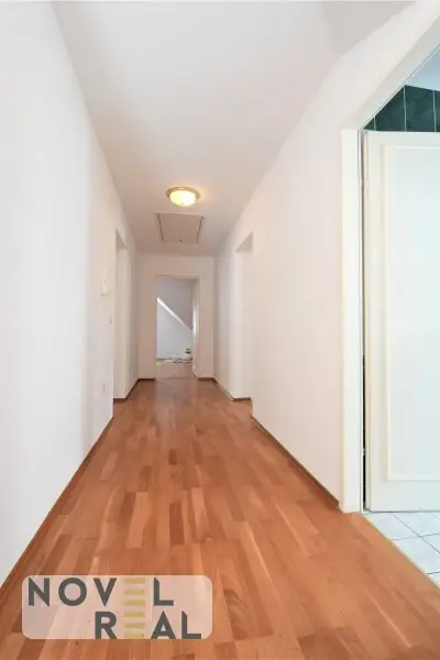 Sanierter Jugendstilaltbau mit Nebengebäude auf großem Grundstück mit Swimmingpool im Bezirk BADEN