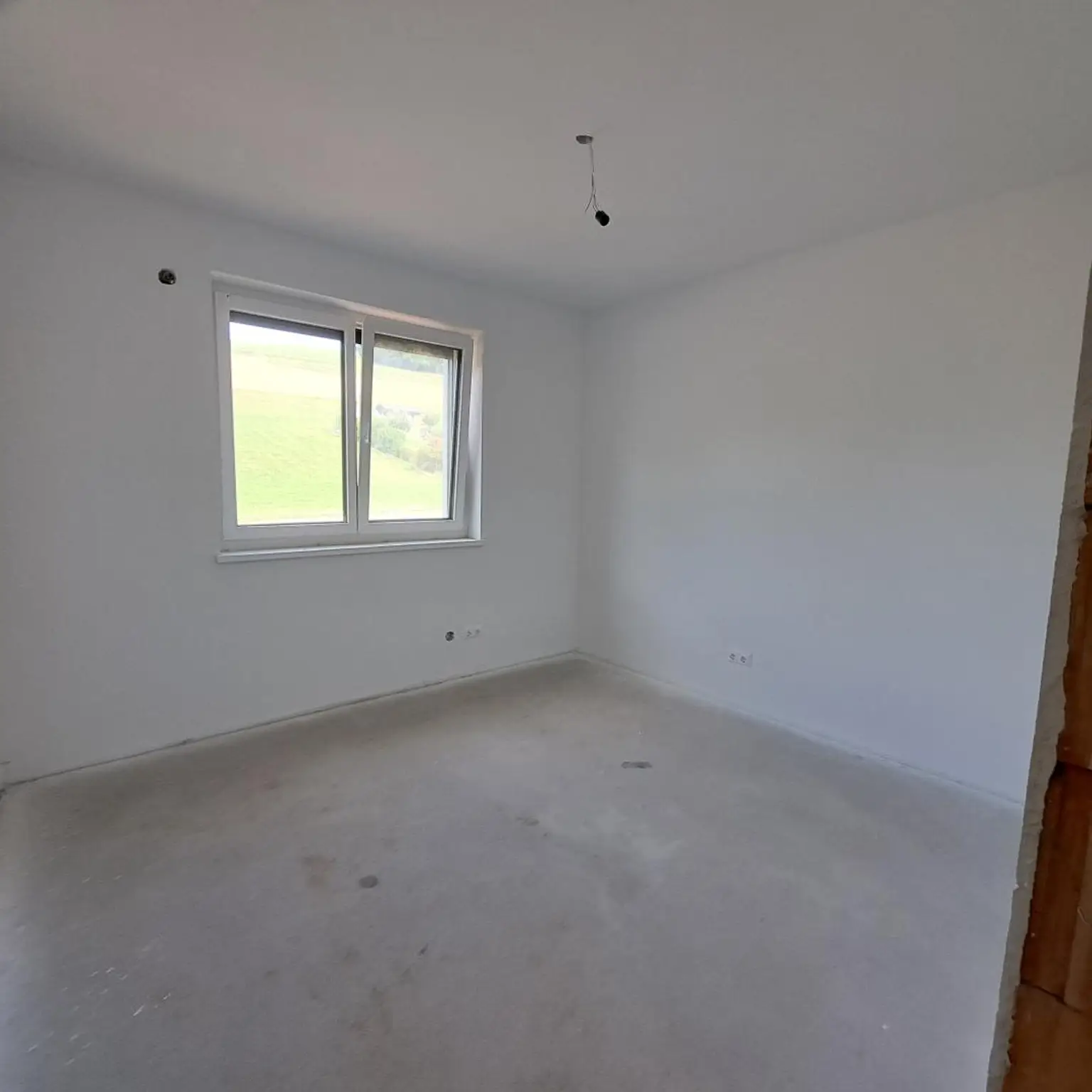 Neubau-Doppelhaus-Hälfte mit 4 Schlafzimmern!