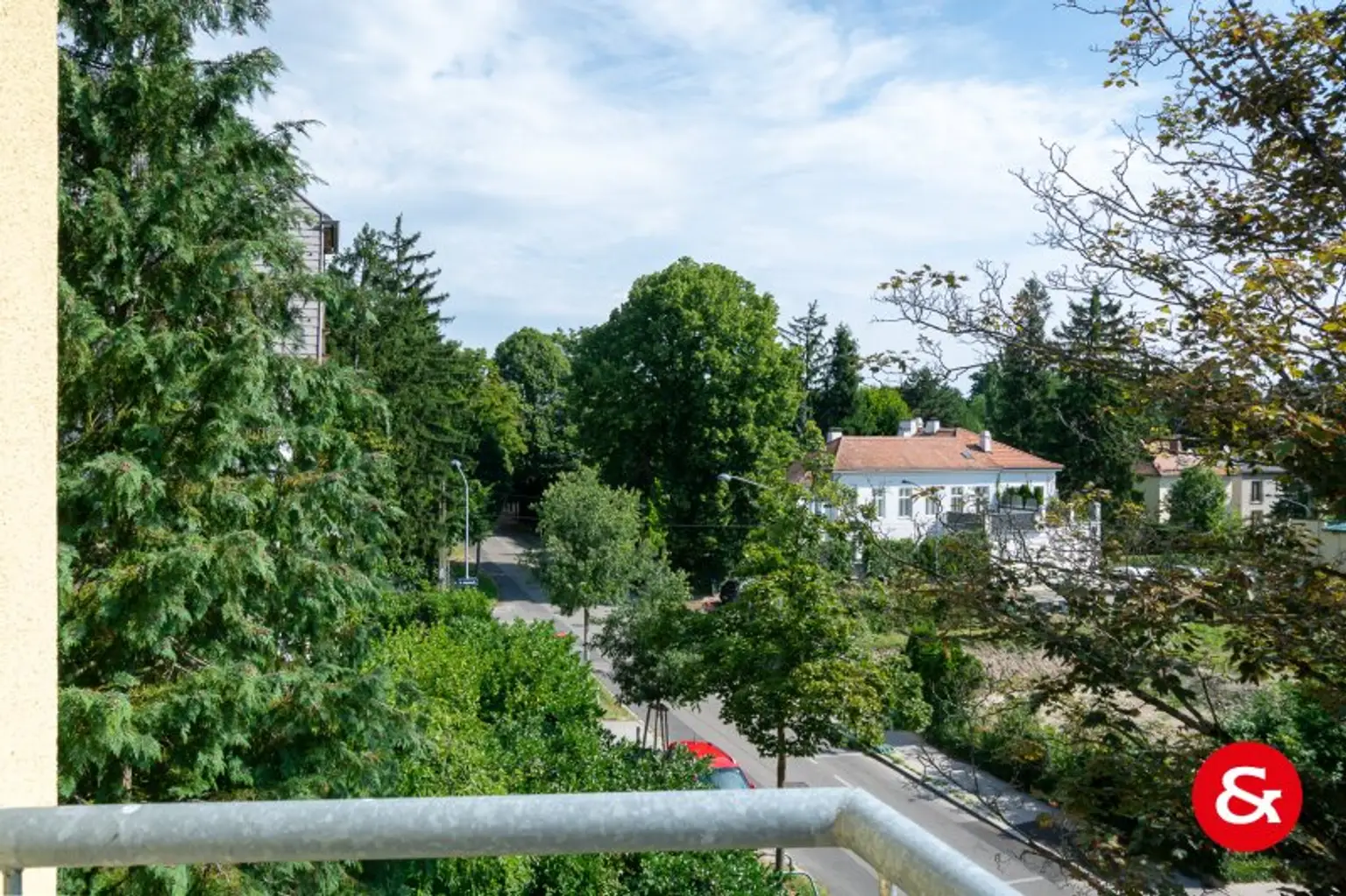 FANTASTISCHES PREIS-LEISTUNGSVERHÄLTNIS FÜR EINE SECHSZIMMERWOHNUNG MIT GROSSER TERRASSE, LIFTEINBAU IN VORBEREITUNG!