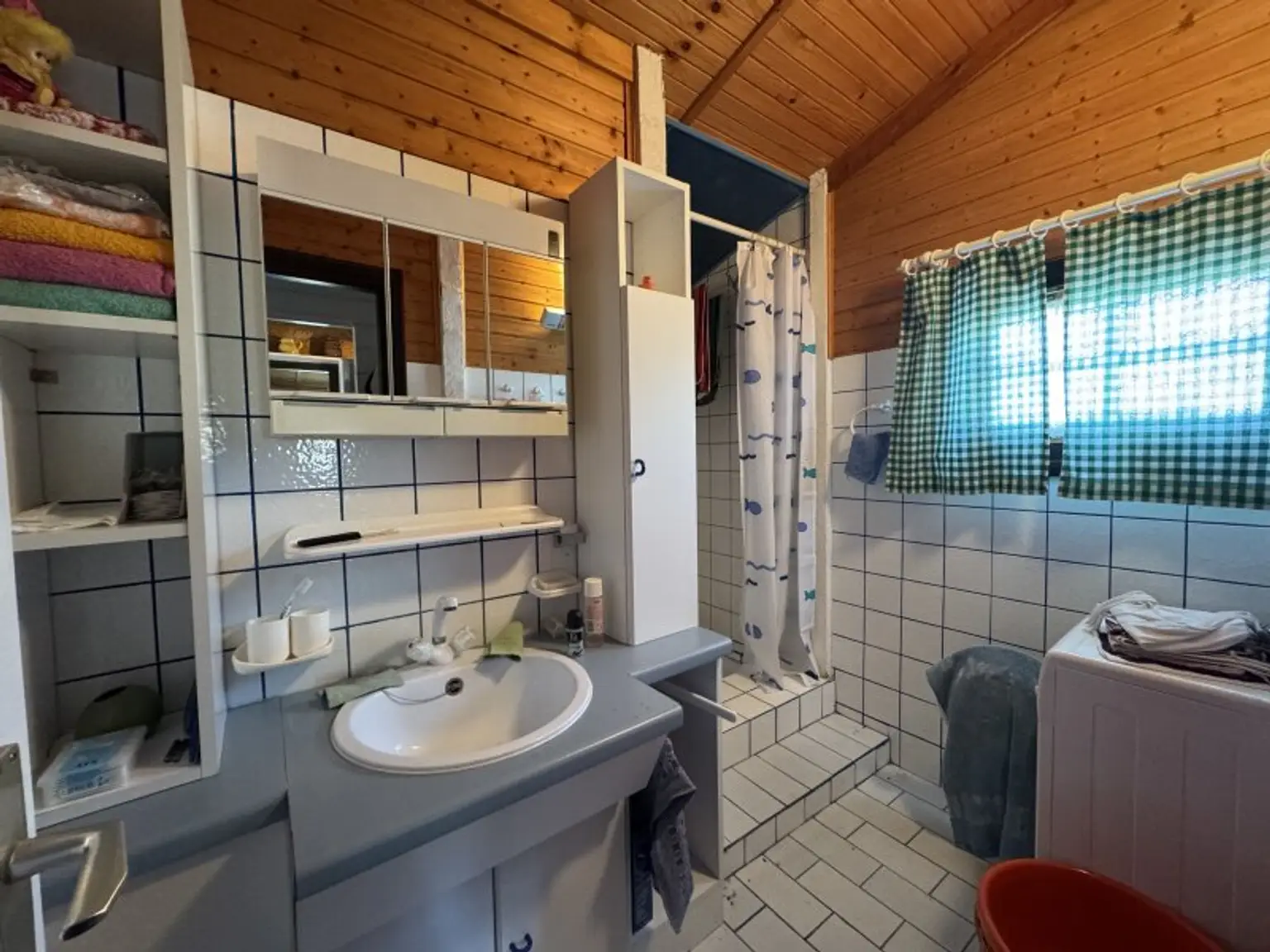 Sonniges Blockhaus mit Pool, Balkon & Gartenidylle in Sollenau