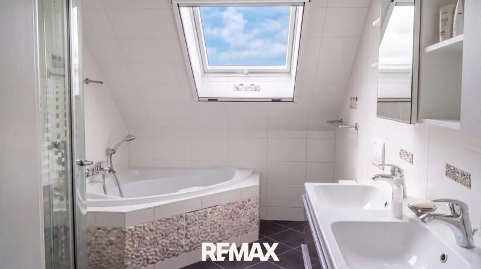 Badezimmer Obergeschoß Haus Bisamberg