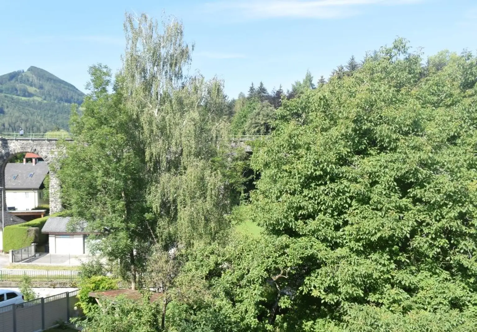 Großzügige Mieteinheit mit Terrasse