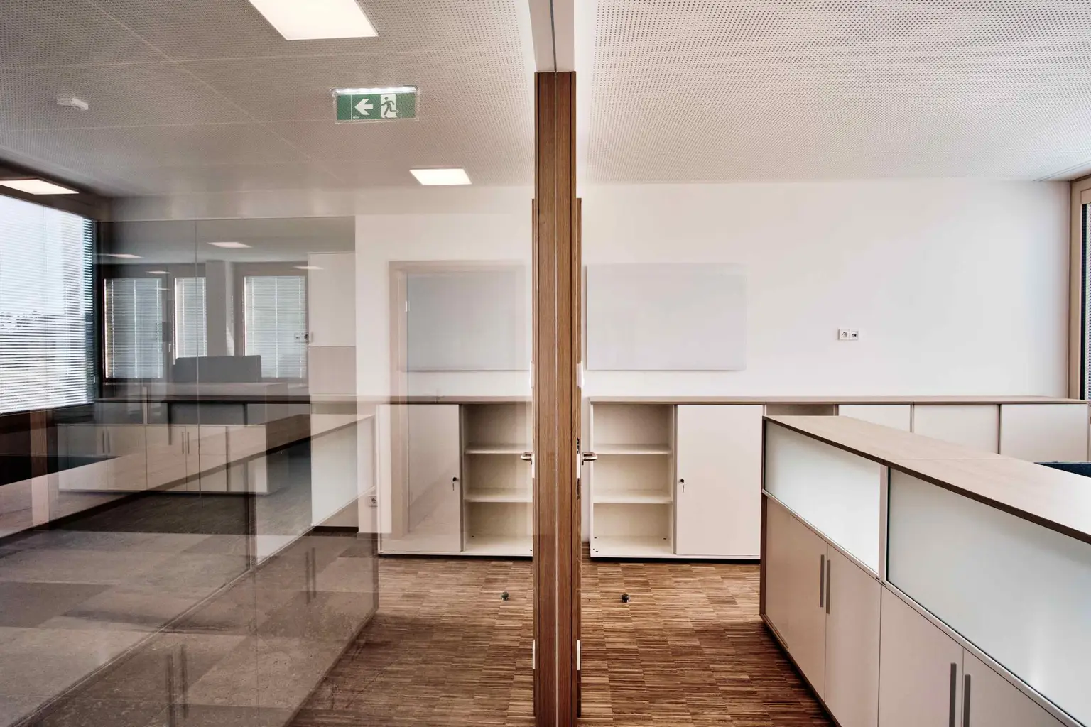 HI TECH BETRIEBSGEBÄUDE