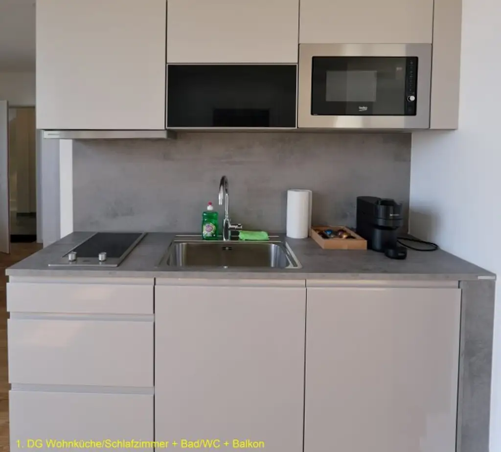 Bezugsfertige Dachwohnung mit 3 Zimmer, großem Balkon und interessanter 36 m² großer Dachterrasse