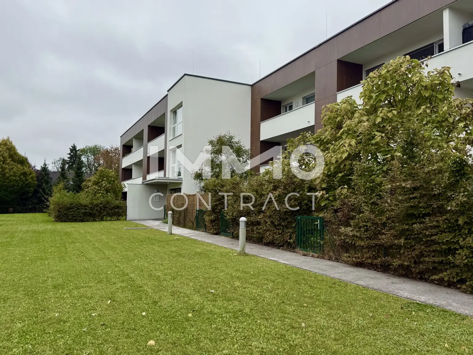 Ideale 2-Zimmer Gartenwohnung mit Tiefgarage und Parkplatz