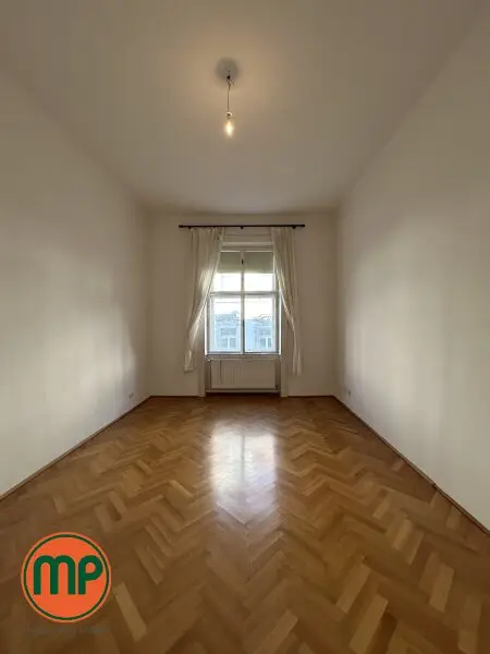 Beste Lage trifft Altbaucharme - 2 Zimmerwohnung am Schwarzenbergplatz