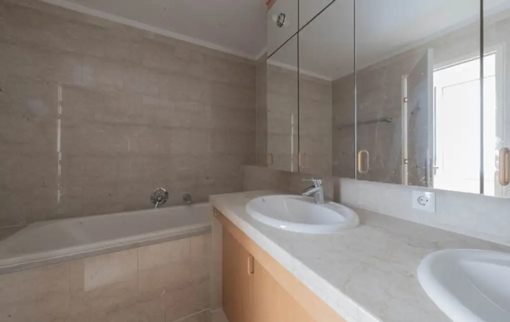 Großzügige Dachgeschoßwohnung in begehrten Wohnlage nahe dem Belvedere