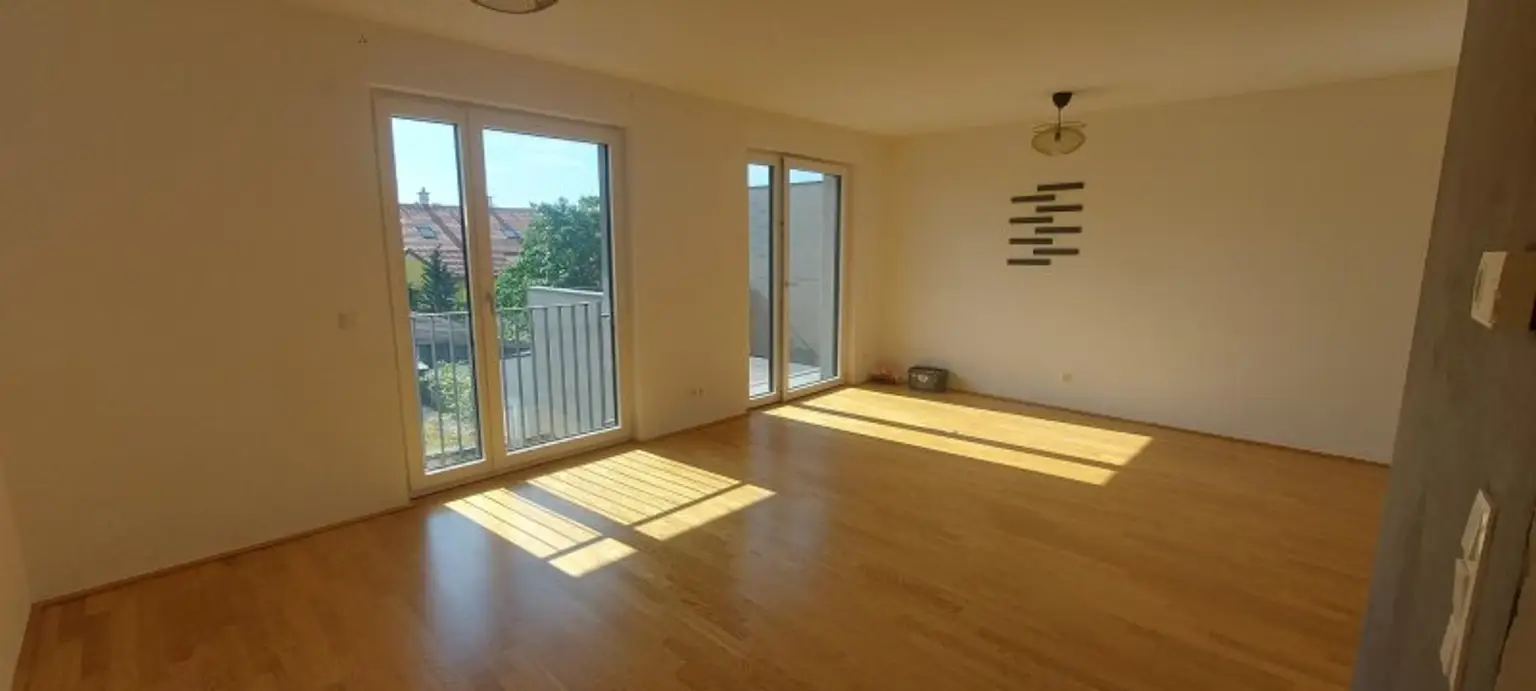 3-Zimmer-Wohnung mit 2 Balkonen und Tiefgaragenstellplatz (Top 8)