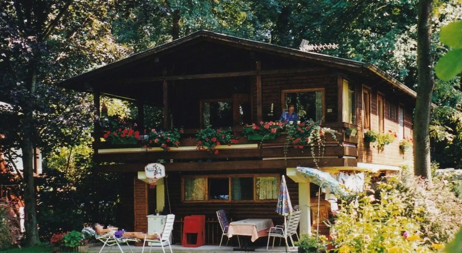 01 Ferienhaus im Sommer