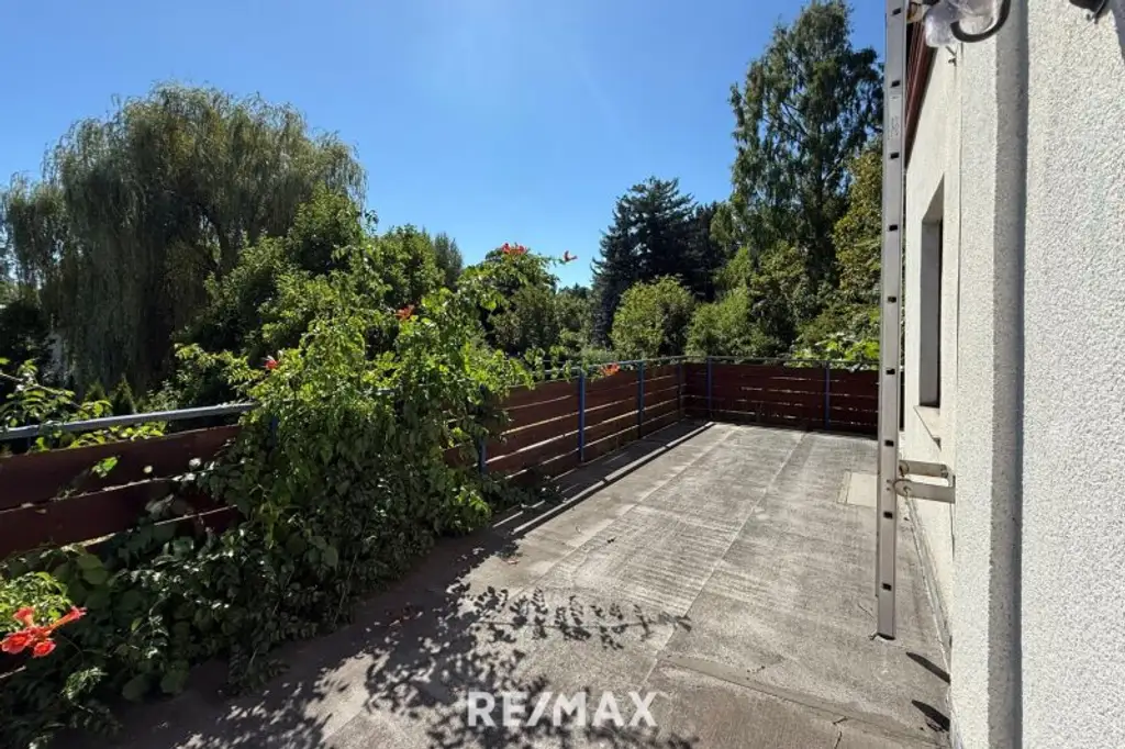 In MAUER uneinsichtiges und traumhaftes Gartenparadies