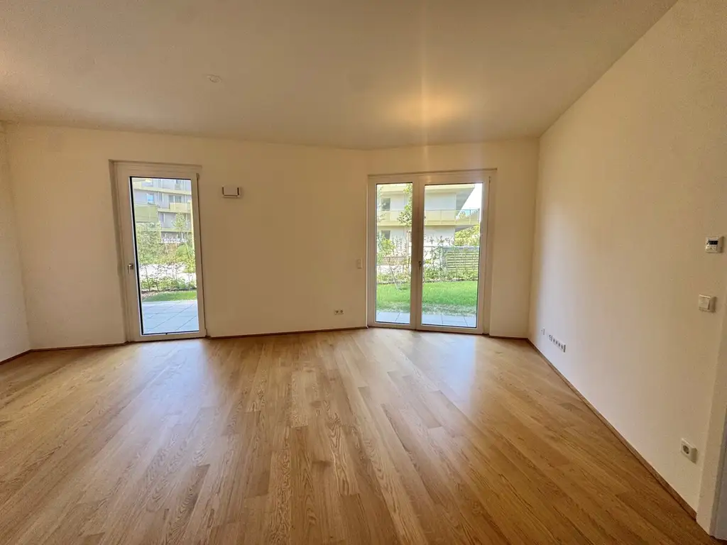 Hirschfeld: 2 Zimmer Wohnung Gartenjuwel! Provisionsfrei und Erstbezug