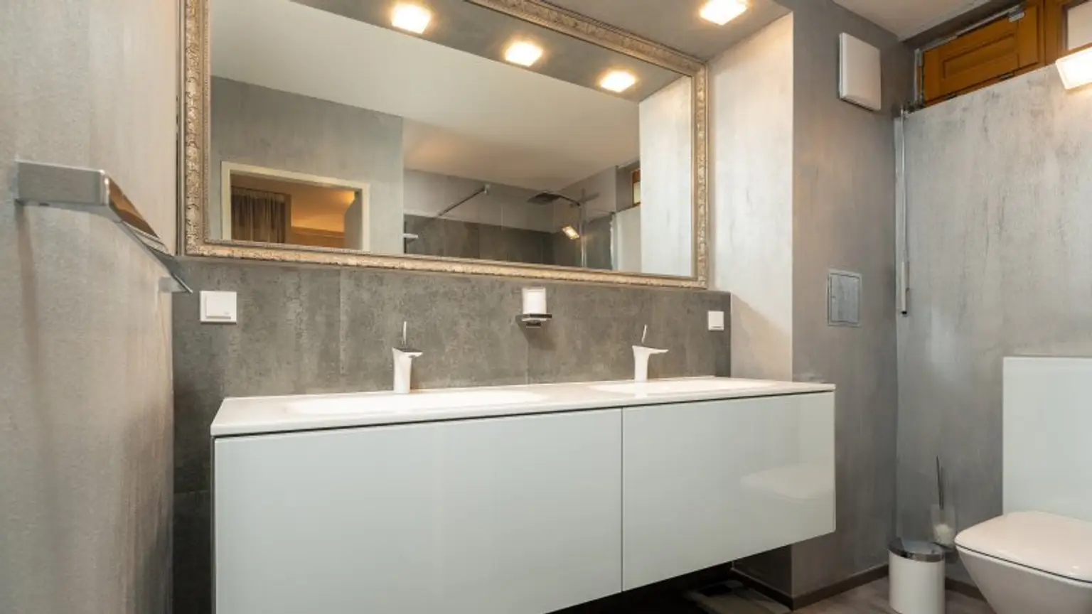 Wohnträume verwirklichen ! *Exklusive Maisonette-Wohnung mit Garten*