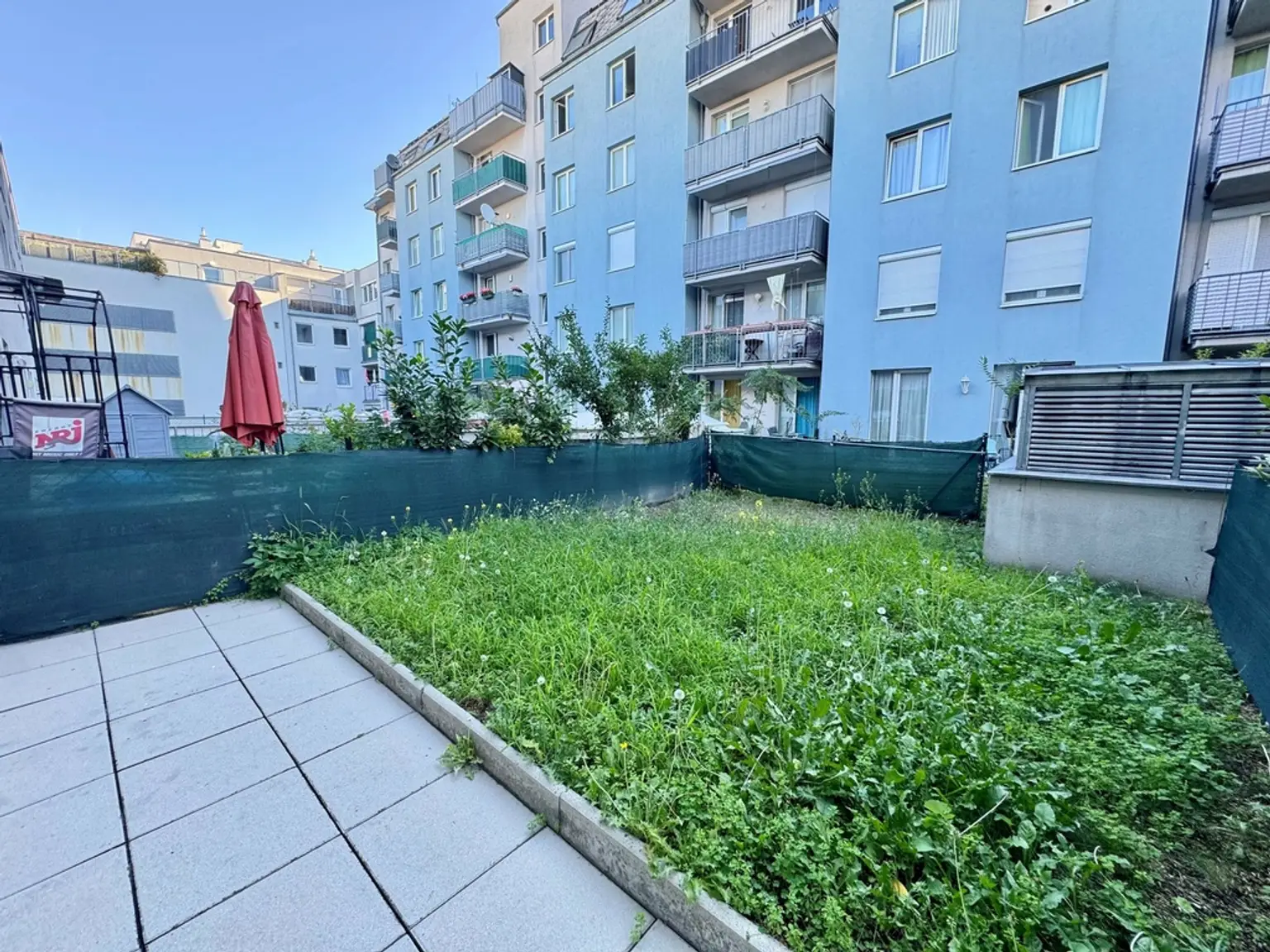 GARTENTRAUM | TOPLAGE NÄHE DONAUZENTRUM | HELLE SINGLE-WOHNUNG | U-BAHN-NÄHE